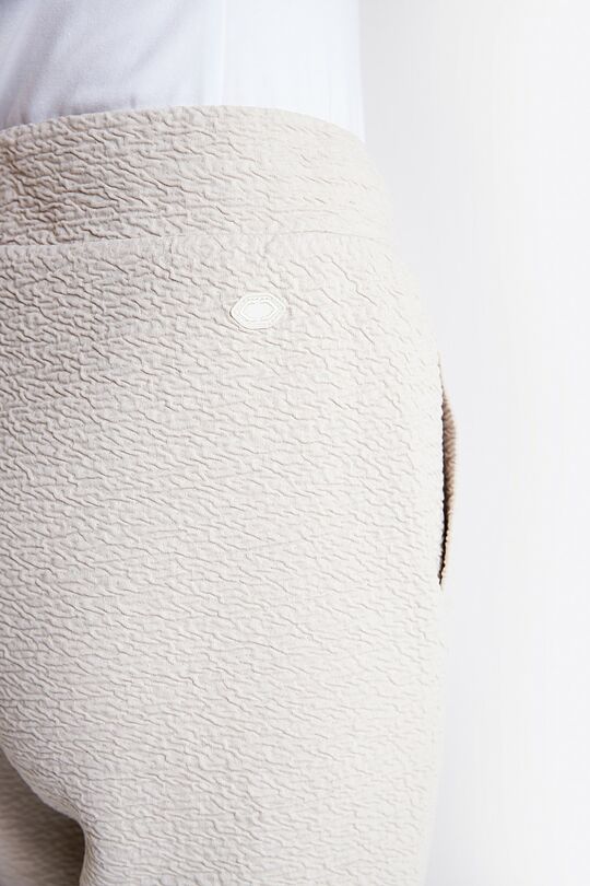 Siaurėjančio silueto organinės medvilnės kelnės 6 | Cream | Audimas